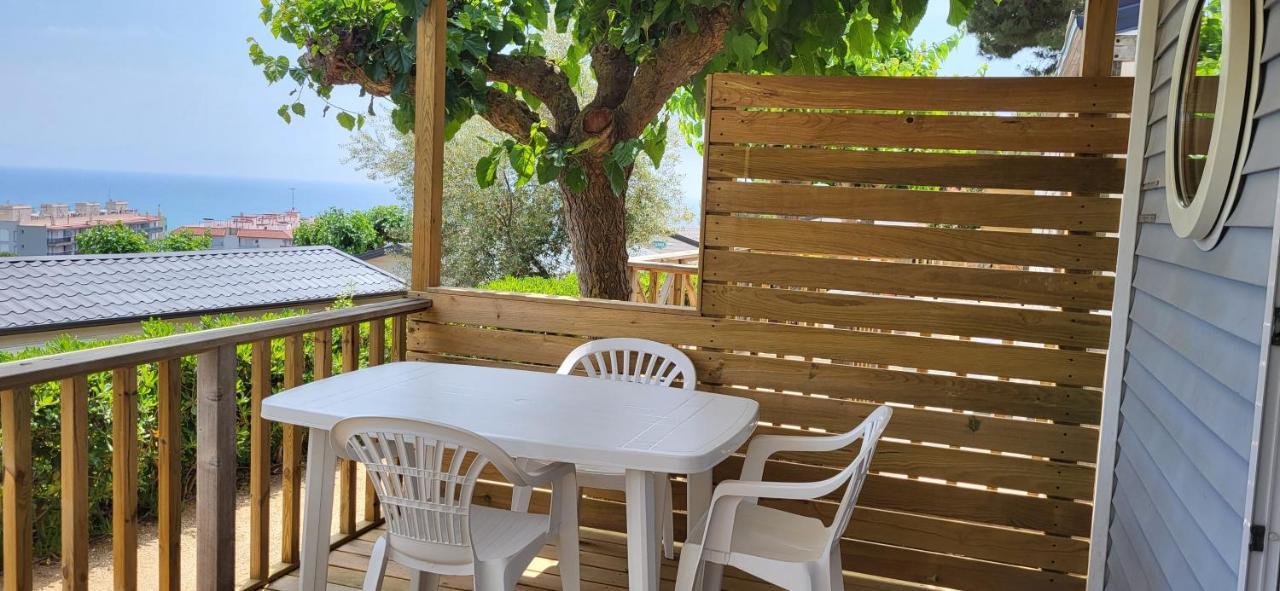 El Carlitos Hotel Arenys de Mar ภายนอก รูปภาพ